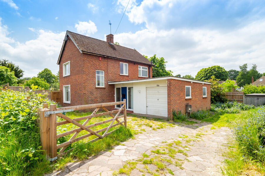 3 bedroom detached house to rent, Available unfurnished now