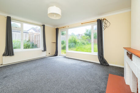 3 bedroom detached house to rent, Available unfurnished now