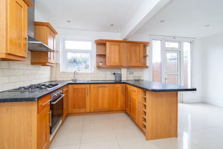 3 bedroom semi detached house to rent, Available unfurnished from 15/03/2025