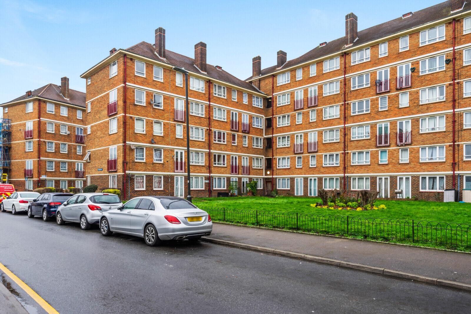 2 bedroom  flat for sale Armfield Crescent, Mitcham, CR4, main image