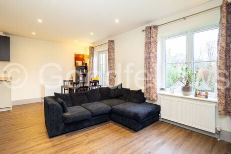 2 bedroom  flat to rent, Available from 23/12/2024