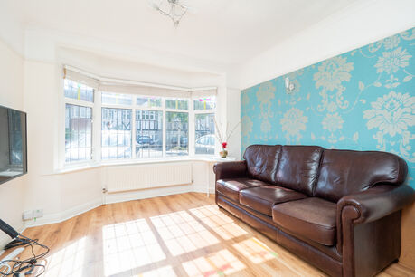 3 bedroom end terraced house for sale