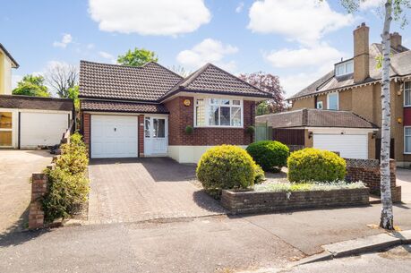 2 bedroom detached bungalow for sale