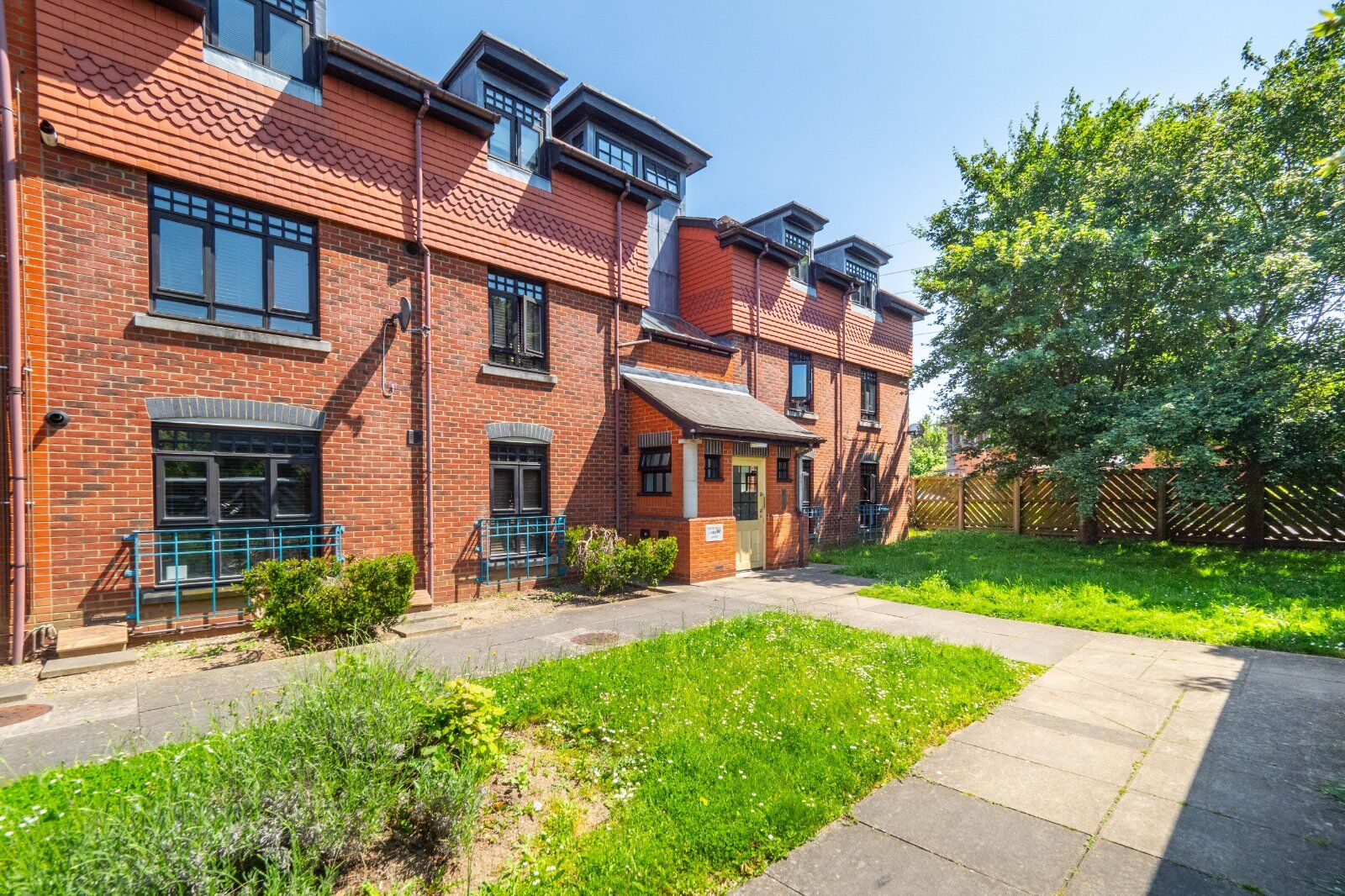 1 bedroom  flat for sale Bolton Drive, Morden, SM4, main image