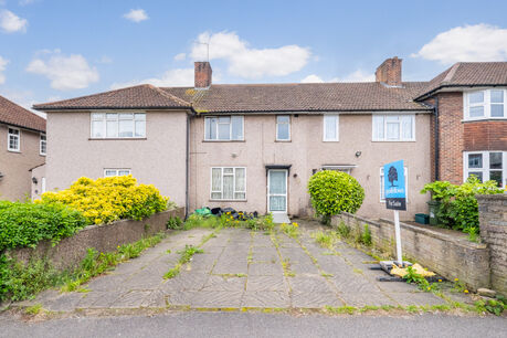 3 bedroom mid terraced house for sale