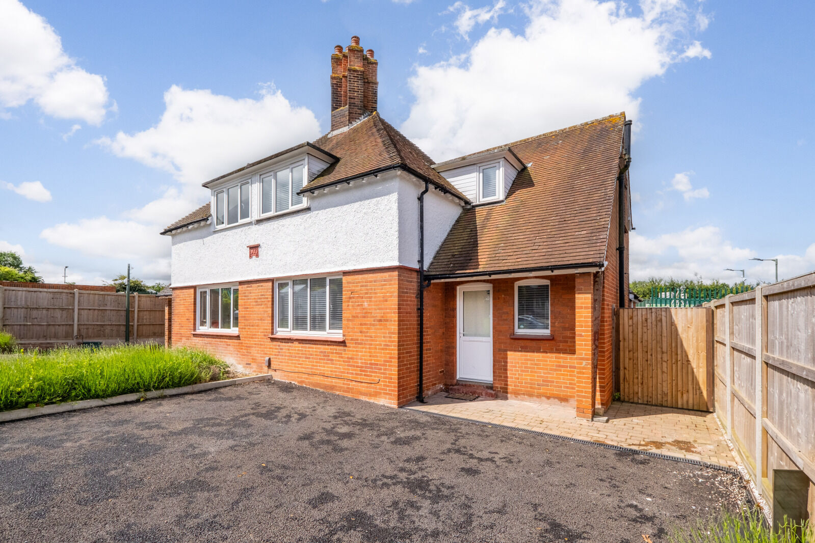 3 bedroom semi detached house to rent, Available now Woodcote Road, Wallington, SM6, main image
