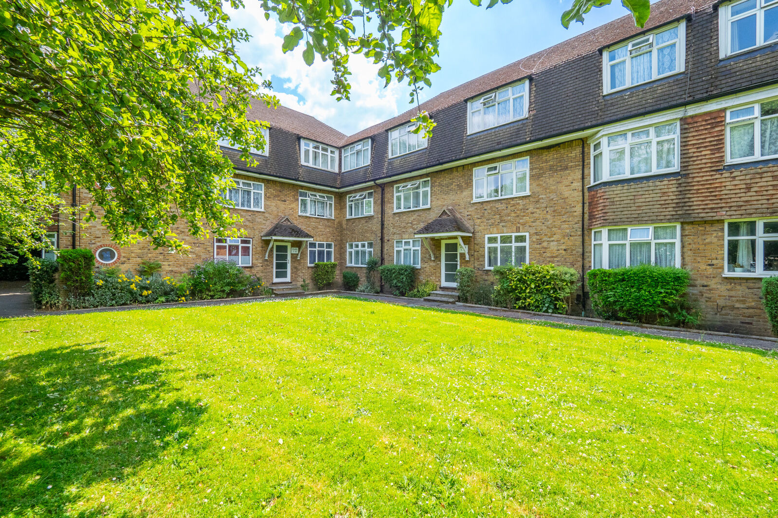 2 bedroom  flat for sale Sutton Common Road, Sutton, SM1, main image