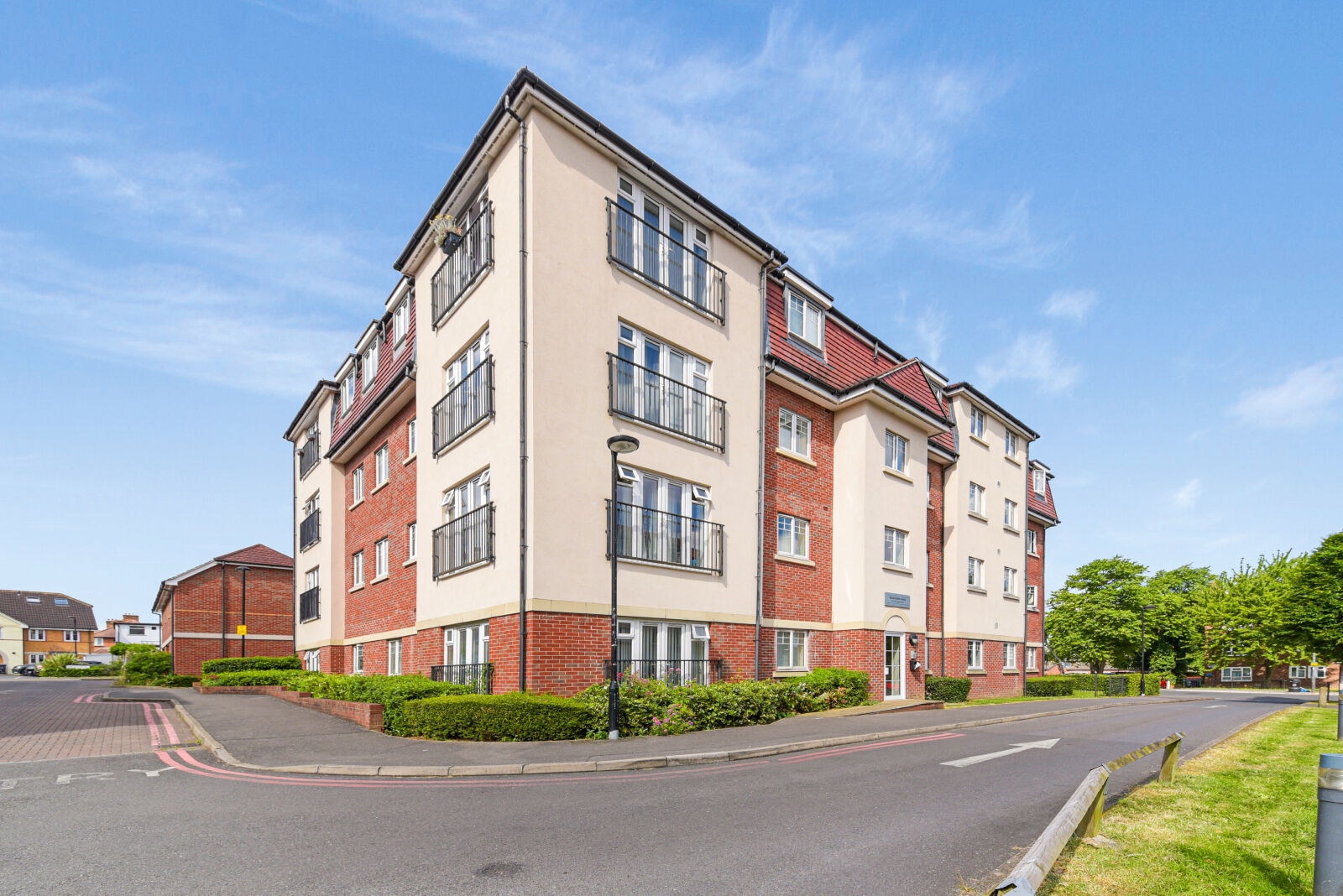 2 bedroom  flat for sale Schoolgate Drive, Morden, SM4, main image