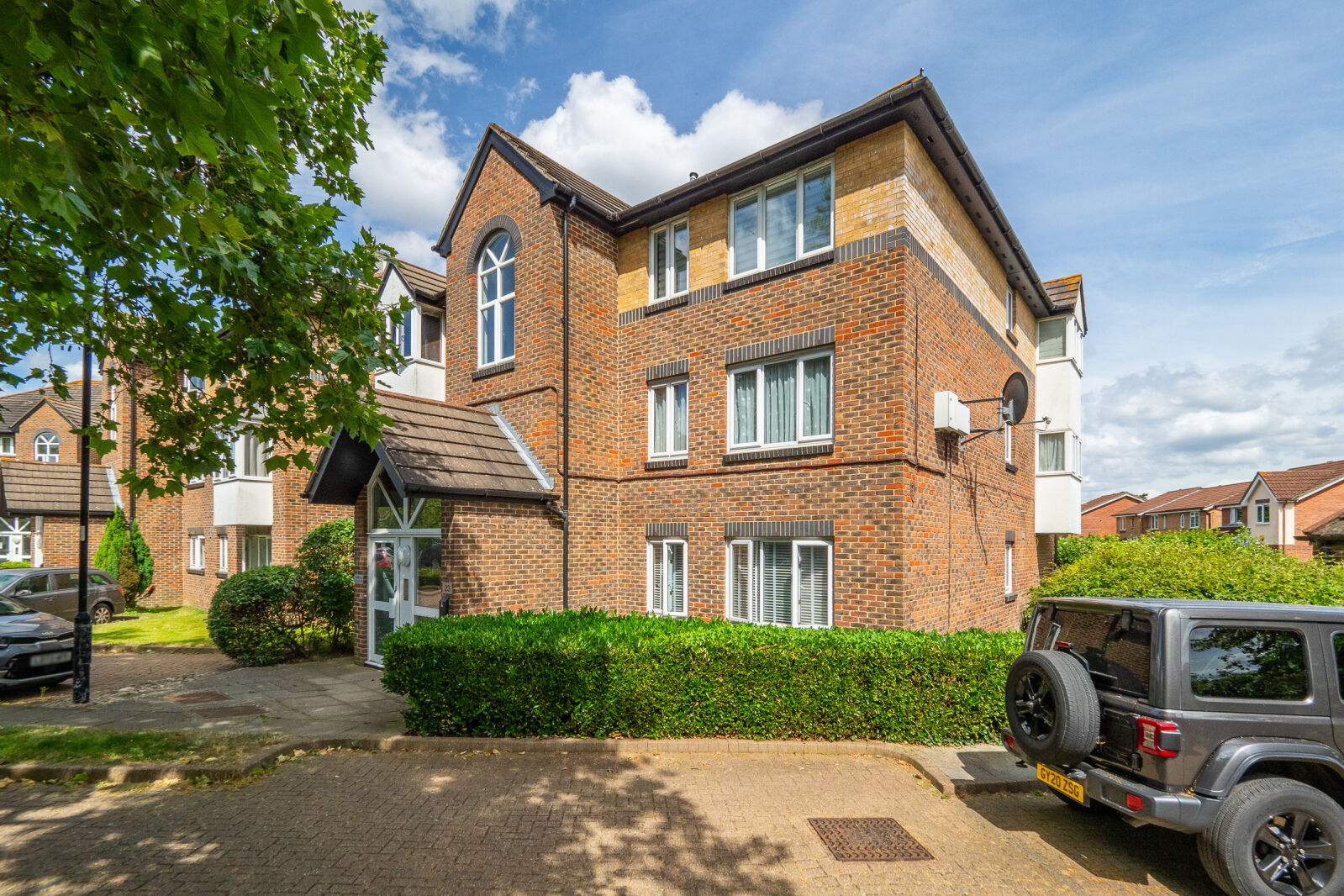 2 bedroom  flat for sale Cotswold Way, Worcester Park, KT4, main image