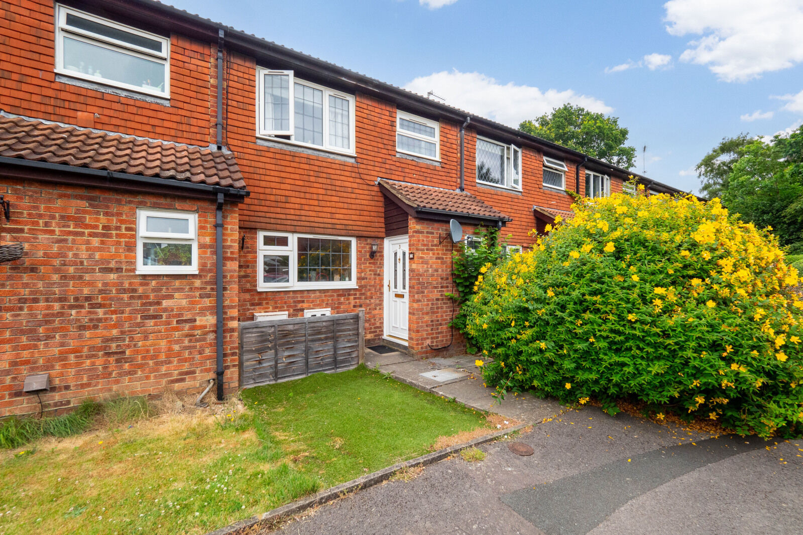 3 bedroom mid terraced house for sale Claymore Close, Morden, SM4, main image