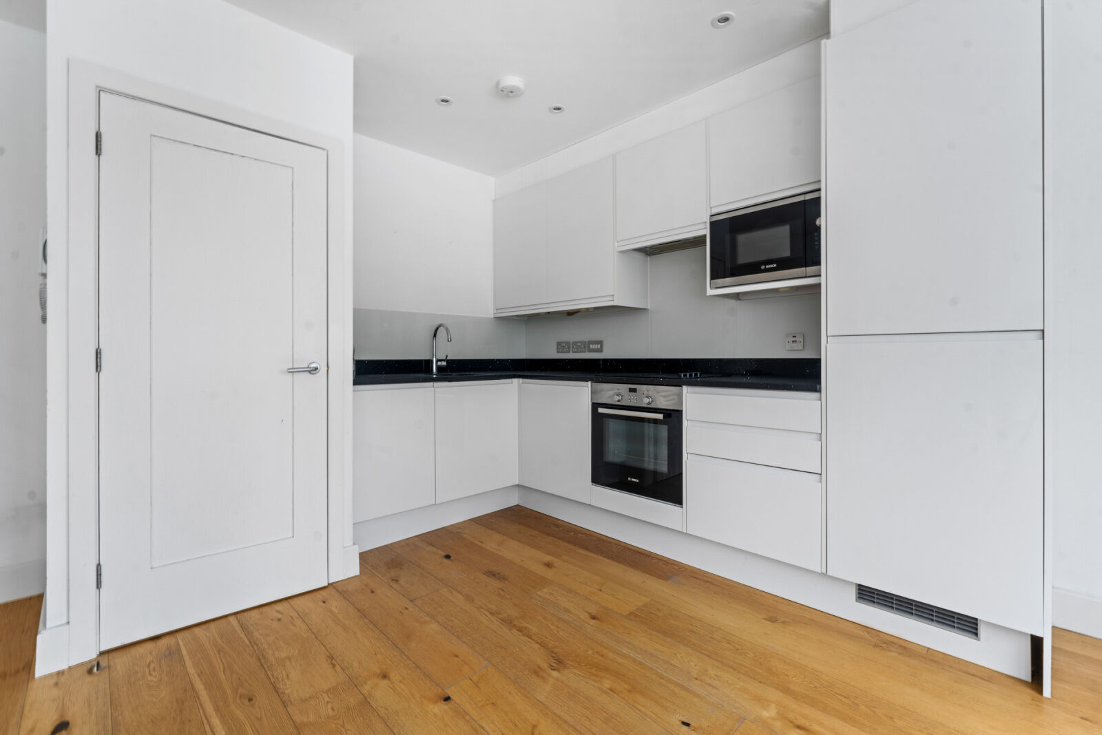 1 bedroom  flat to rent, Available now High Street, Croydon, CR0, main image