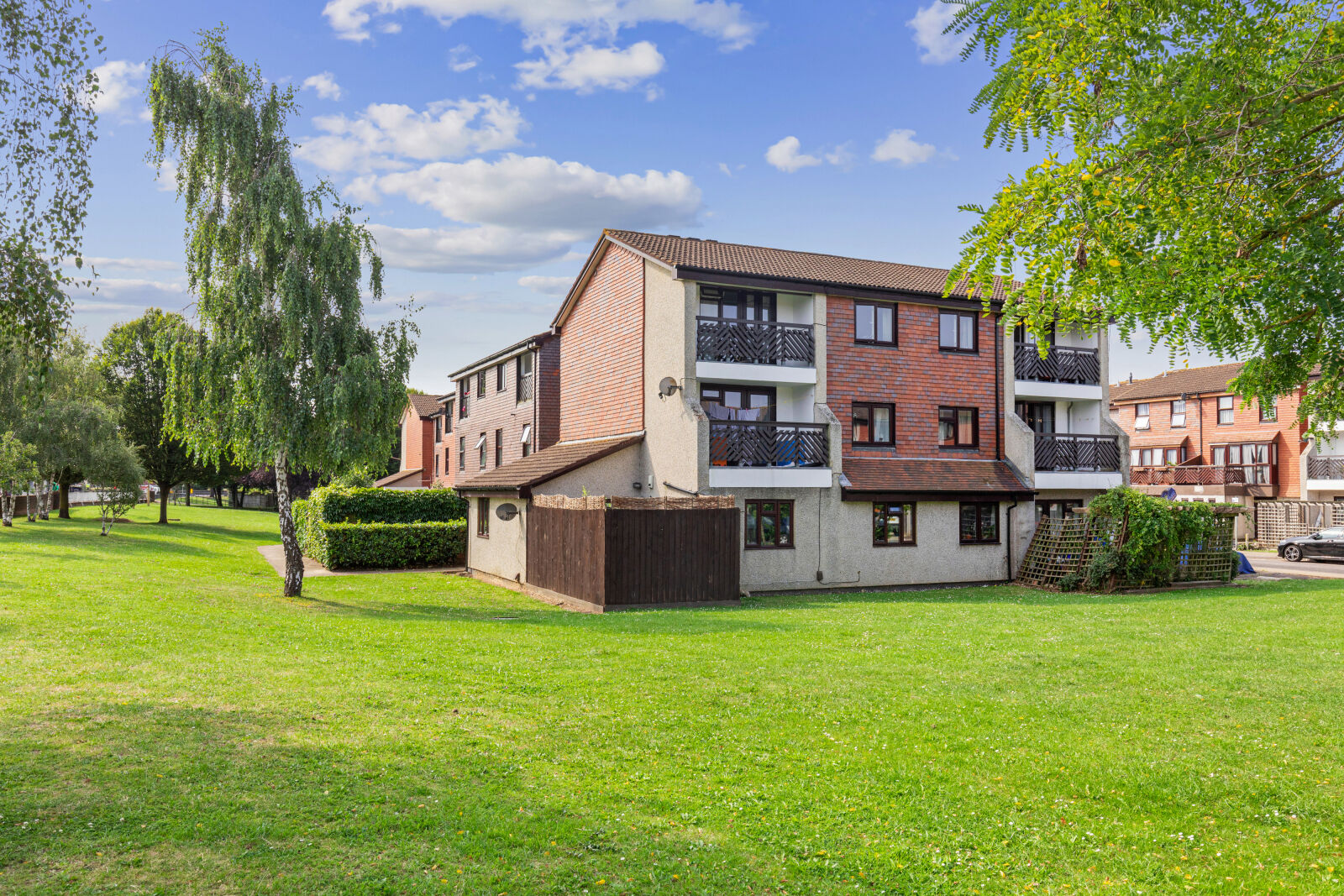 1 bedroom  flat for sale Coniston Close, Raynes Park, SW20, main image