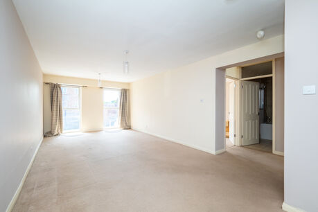 2 bedroom  flat to rent, Available unfurnished now