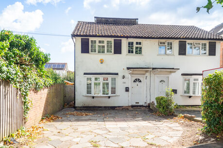 3 bedroom semi detached house to rent, Available unfurnished now