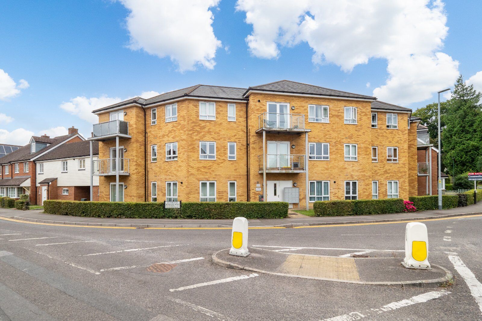 2 bedroom  flat for sale Diamond Jubilee Way, Carshalton, SM5, main image