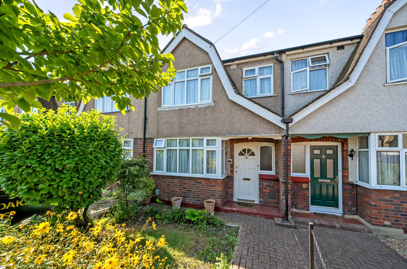 3 bedroom mid terraced house for sale Heatherdene Close, Mitcham, CR4, main image