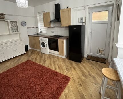 1 bedroom  flat to rent, Available furnished now