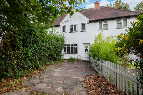 2 bedroom mid terraced house for sale