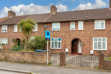 2 bedroom mid terraced house for sale