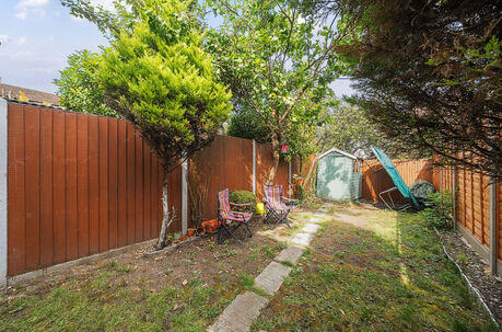 2 bedroom mid terraced house for sale