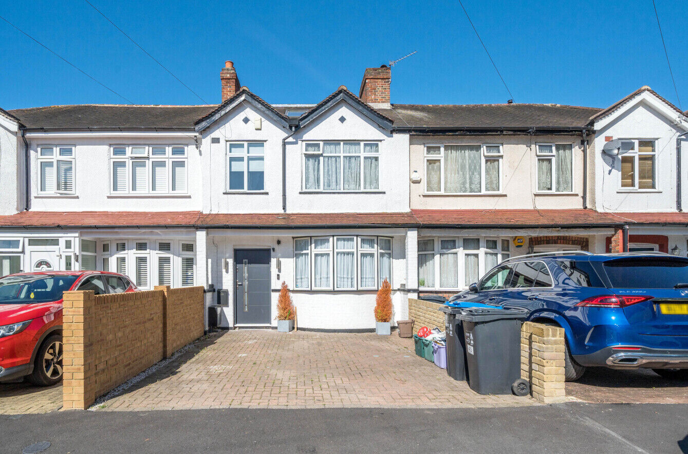 4 bedroom mid terraced house for sale Heatherdene Close, Mitcham, CR4, main image