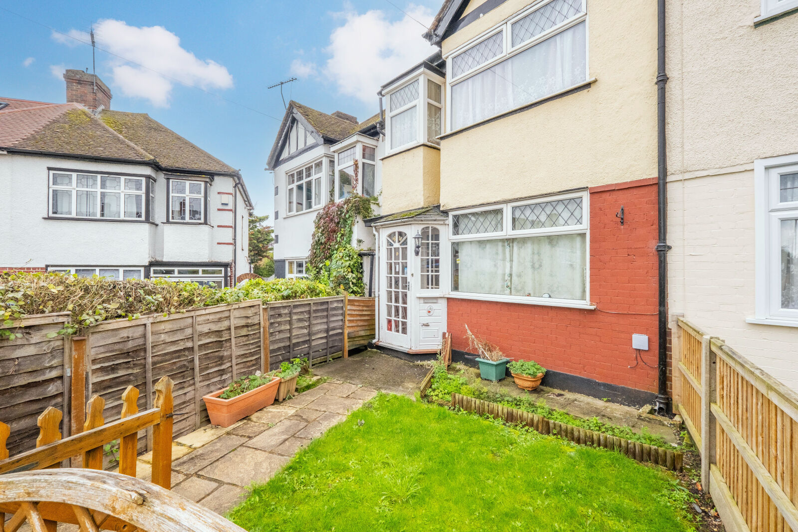 3 bedroom mid terraced house for sale Garth Close, Morden, SM4, main image