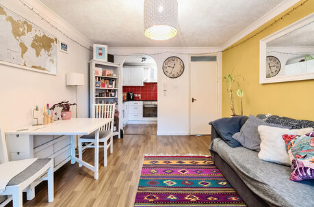 2 bedroom  flat for sale