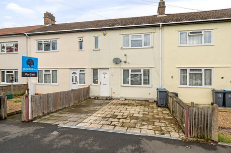 2 bedroom mid terraced house for sale