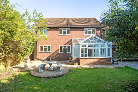 5 bedroom detached house for sale