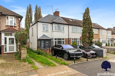 3 bedroom end terraced house to rent, Available unfurnished now