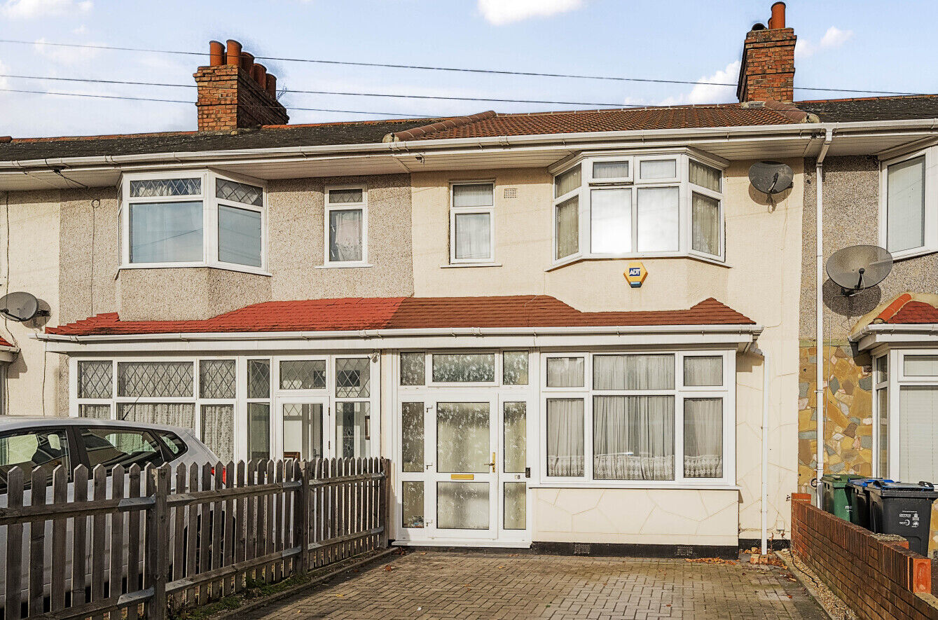 3 bedroom mid terraced house for sale Bond Road, Mitcham, CR4, main image