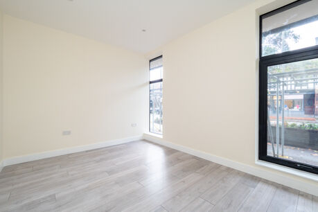 2 bedroom  flat to rent, Available unfurnished now