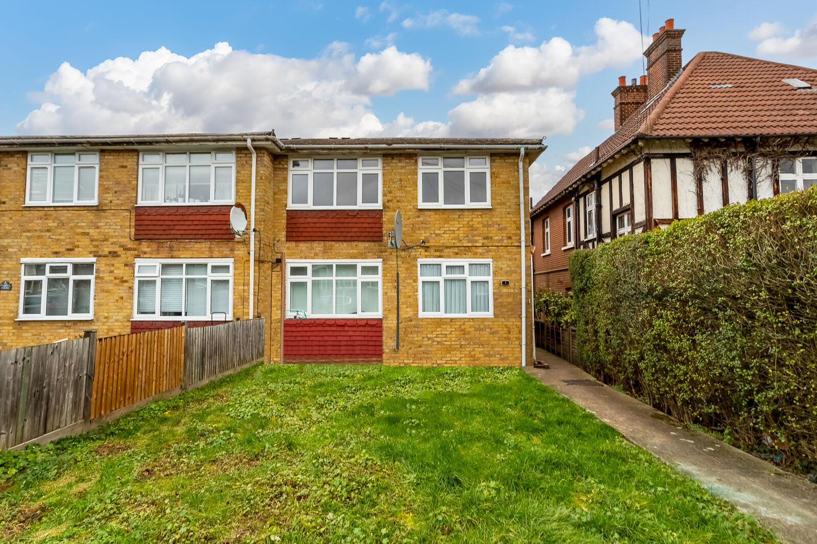 2 bedroom  flat for sale Pollard Road, Morden, SM4, main image