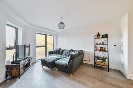 2 bedroom  flat for sale