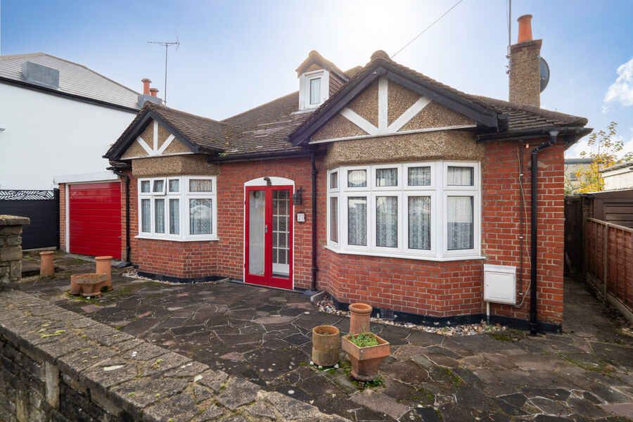 2 bedroom detached bungalow for sale