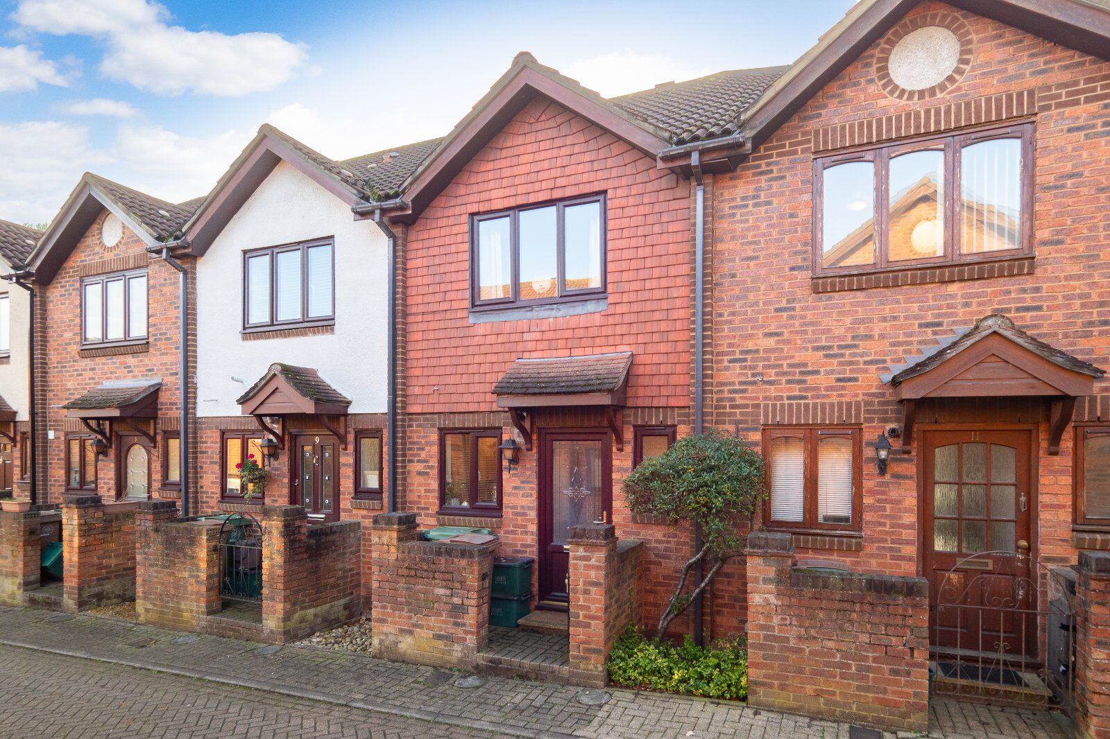 2 bedroom mid terraced house for sale Alpine View, Carshalton, SM5, main image