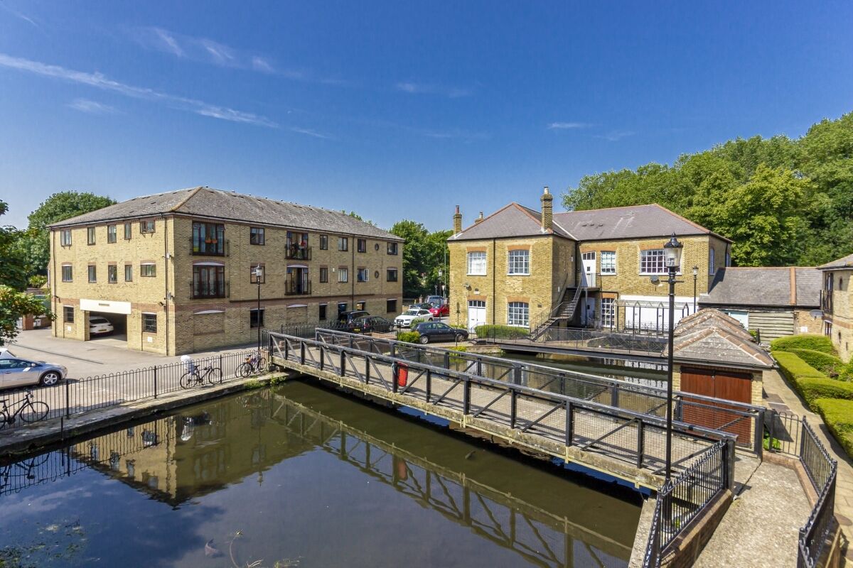 2 bedroom  flat for sale Wandle Road, Morden, SM4, main image