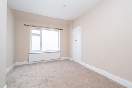 2 bedroom  flat to rent, Available unfurnished now