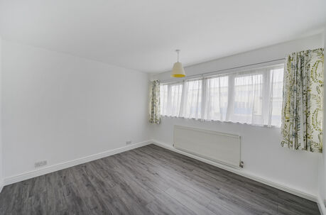 1 bedroom  flat for sale