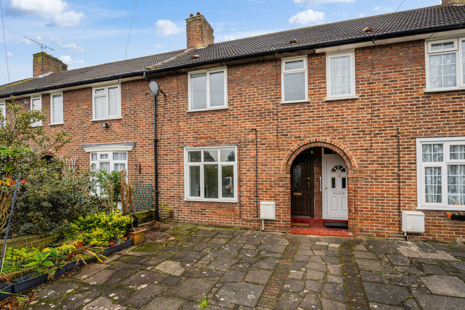 2 bedroom mid terraced house for sale Easby Crescent, Morden, SM4, main image