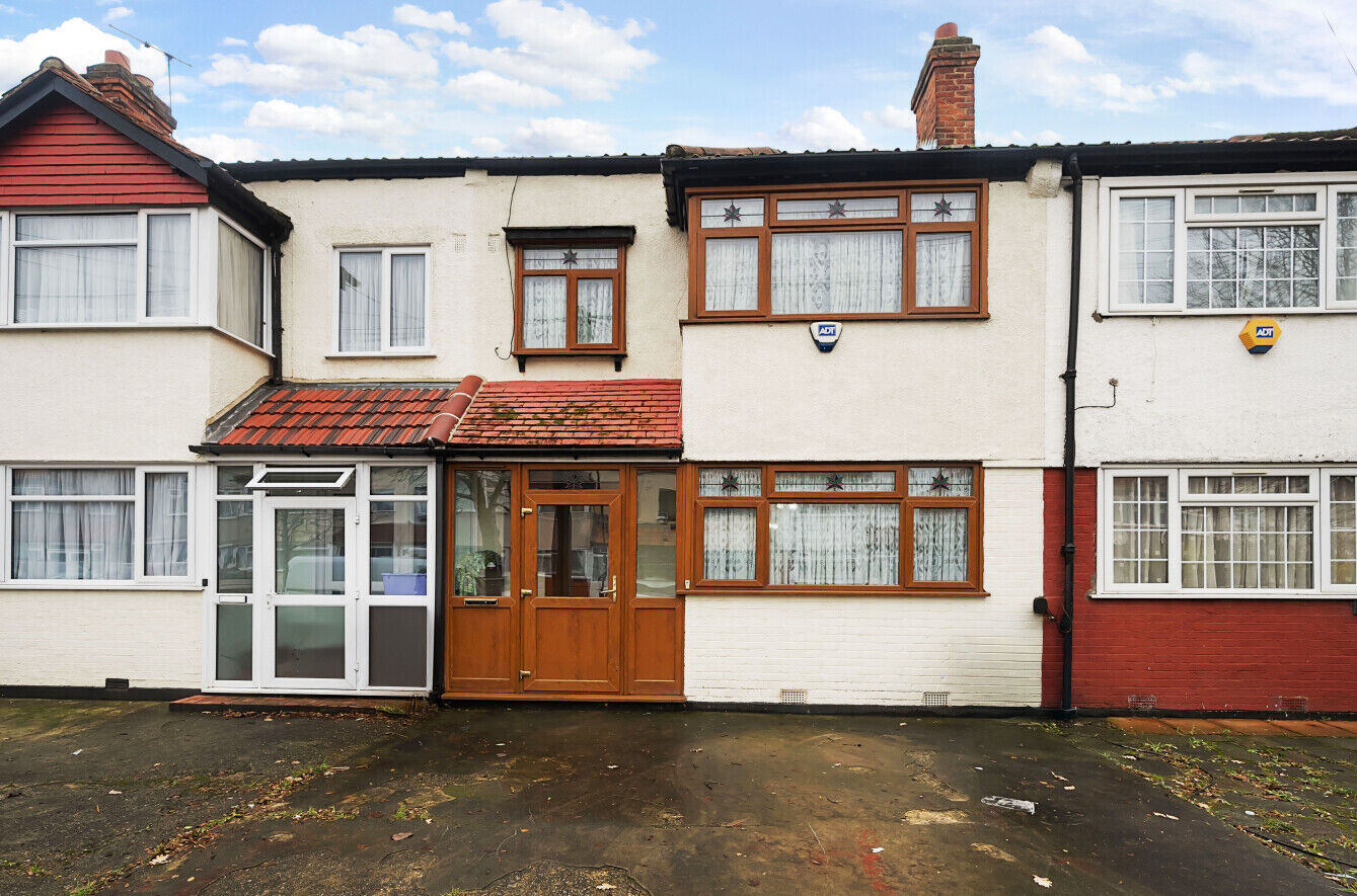 3 bedroom mid terraced house for sale Windermere Road, London, SW16, main image