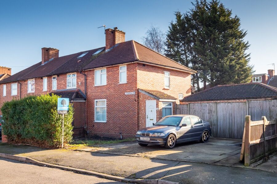 3 bedroom end terraced house for sale