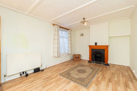 3 bedroom end terraced house for sale