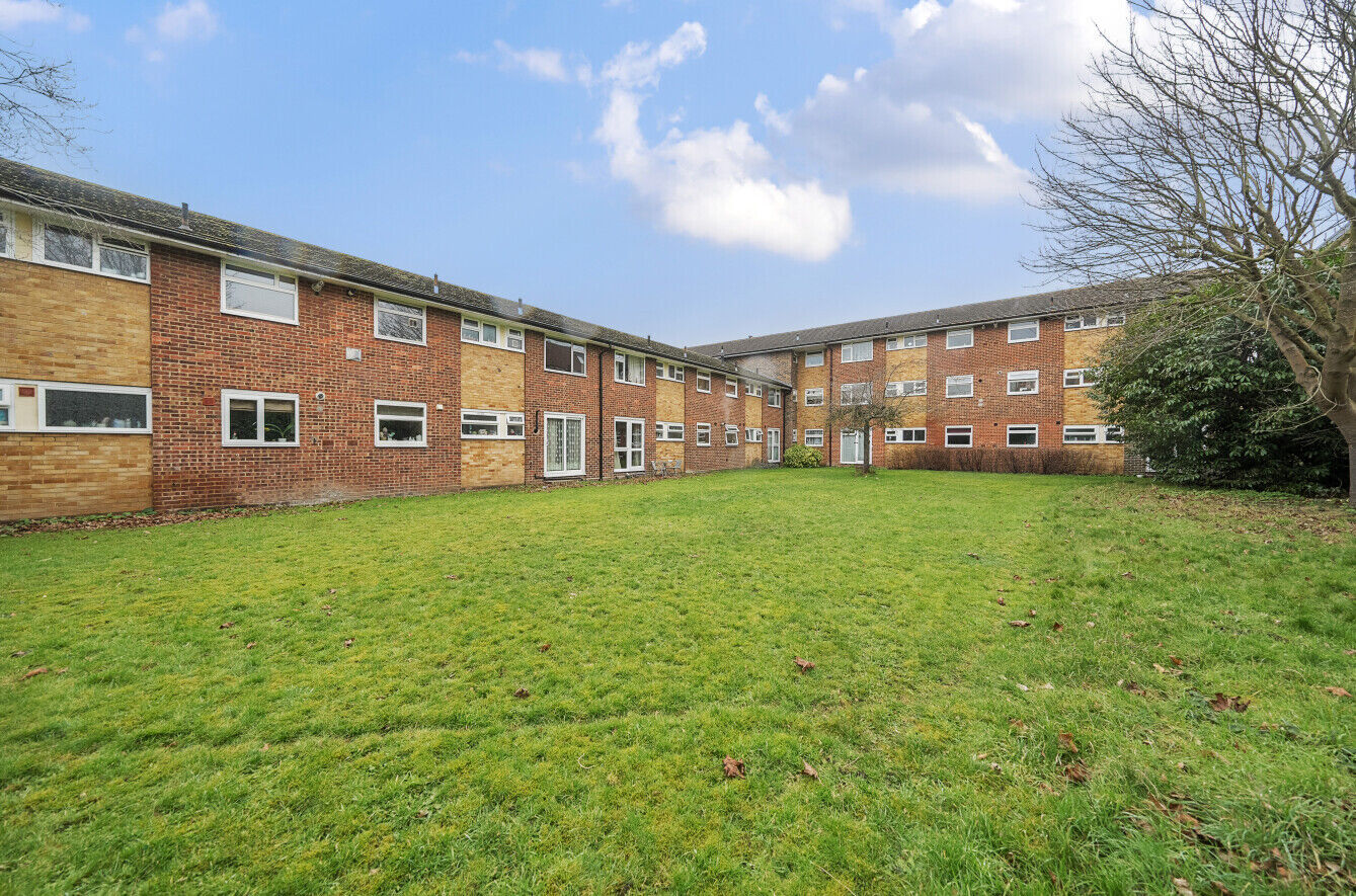 2 bedroom  flat for sale Imperial Gardens, Mitcham, CR4, main image