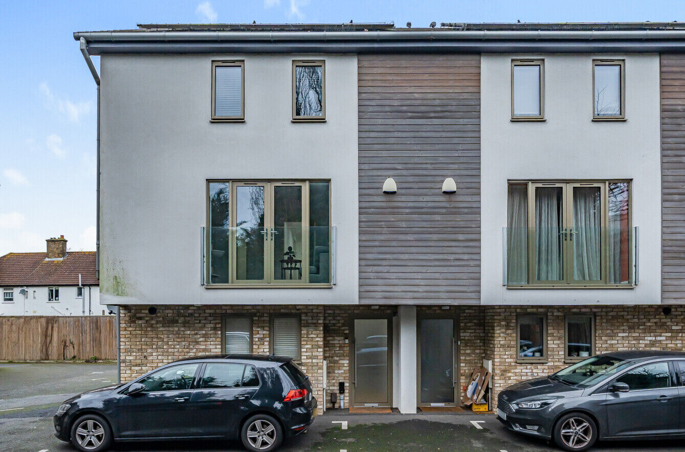 4 bedroom end terraced house for sale York Lane, Mitcham, CR4, main image