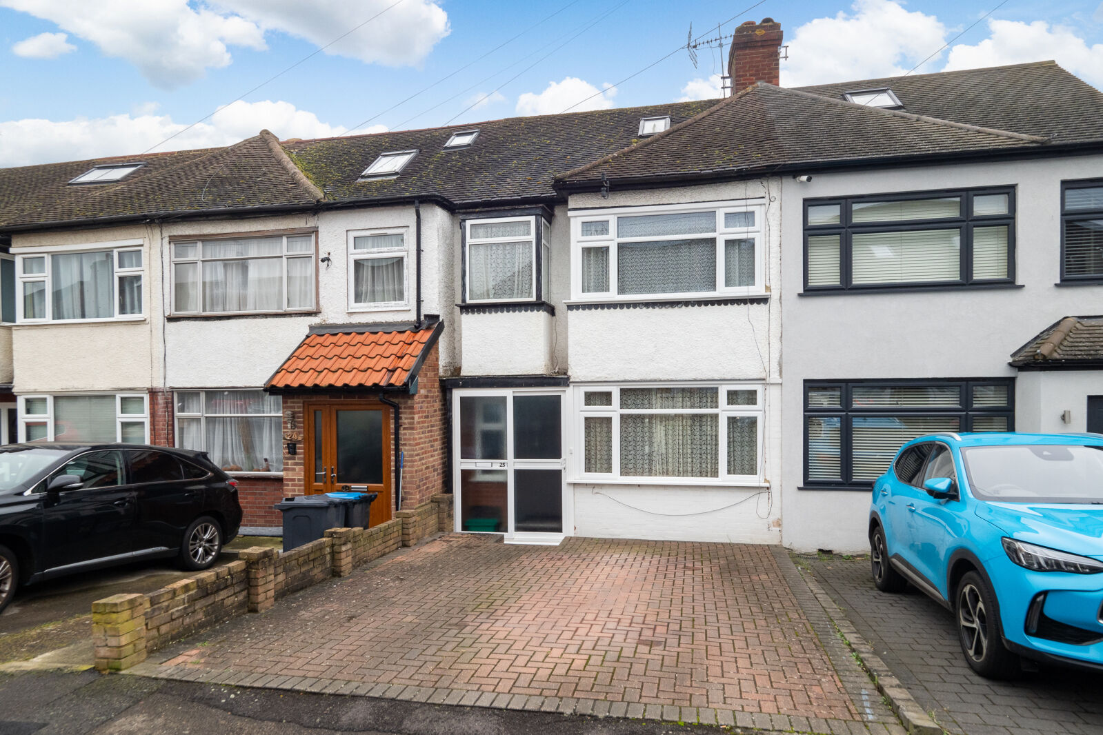 3 bedroom mid terraced house for sale Garth Close, Morden, SM4, main image