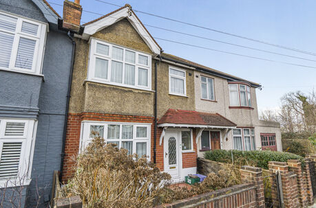 3 bedroom mid terraced house for sale