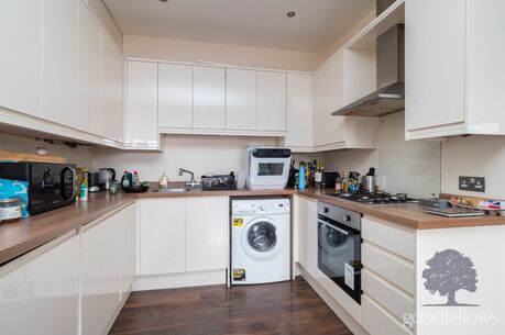 2 bedroom  flat to rent, Available from 01/03/2025