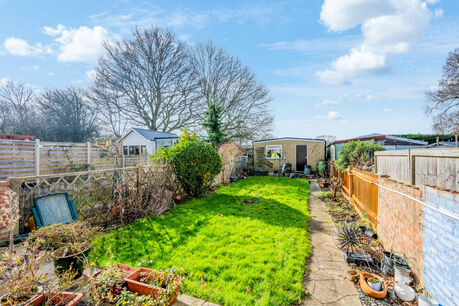 3 bedroom mid terraced house for sale