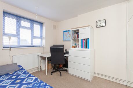 2 bedroom  flat to rent, Available from 06/08/2024